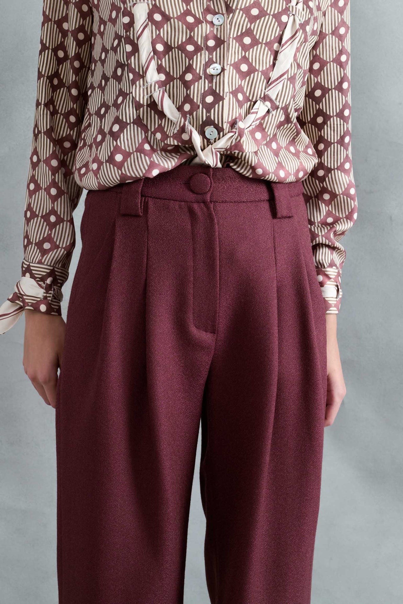 PANTALÓN BACHE GUINDA