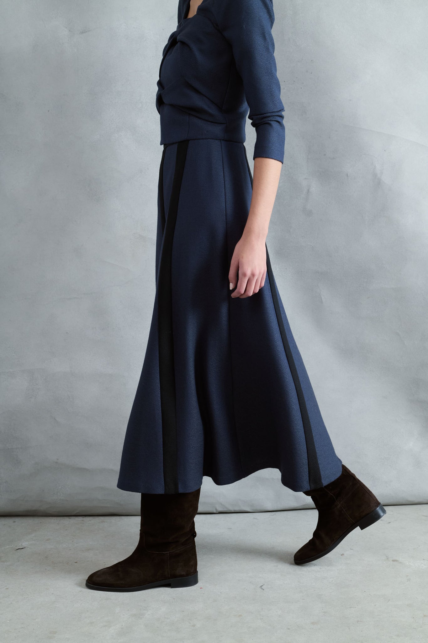 FALDA SENDA PETRÓLEO