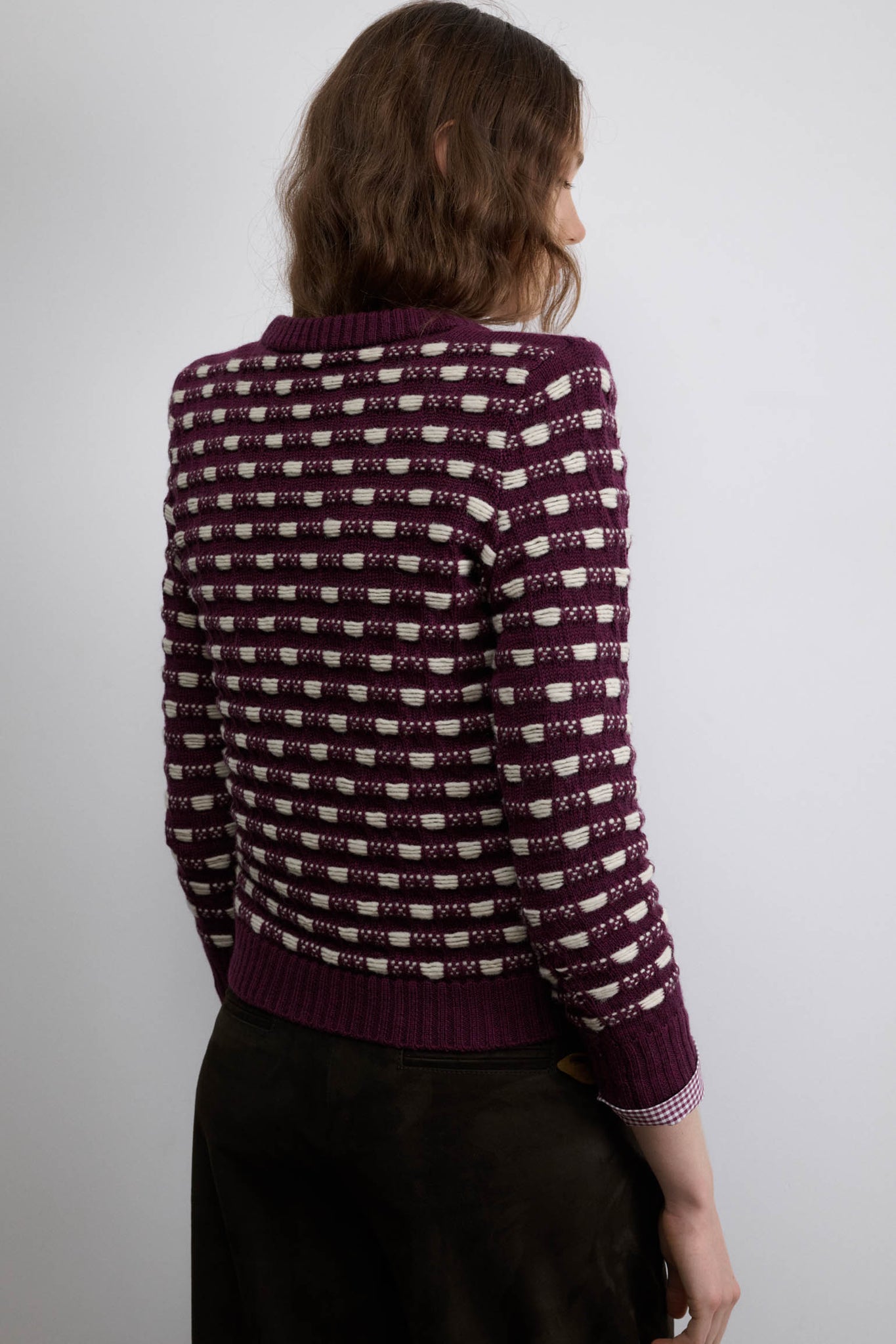 JERSEY RAYO GRANATE CON PESPUNTES CRUDOS