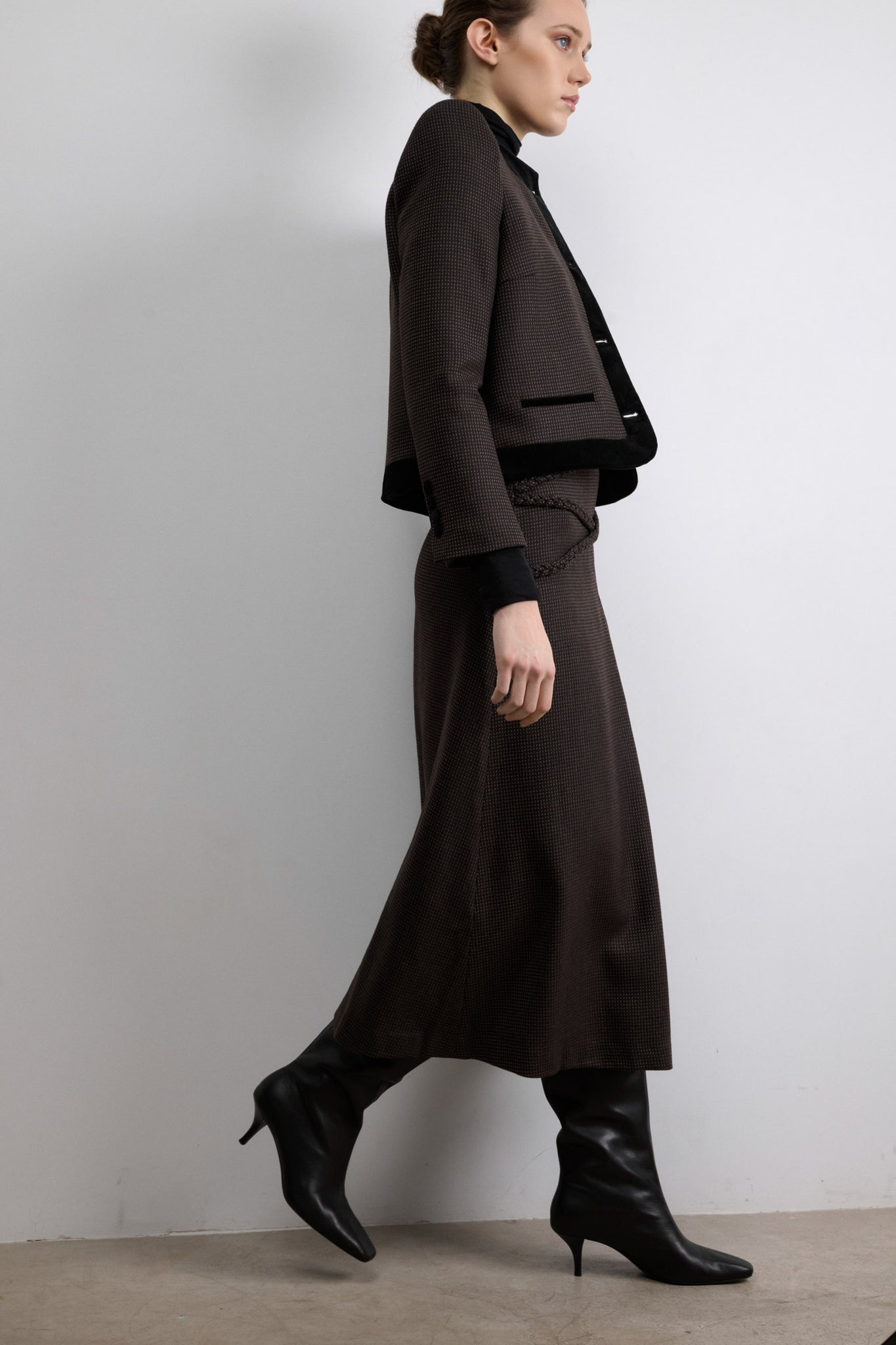 FALDA PLANO NEGRO CON PUNTOS