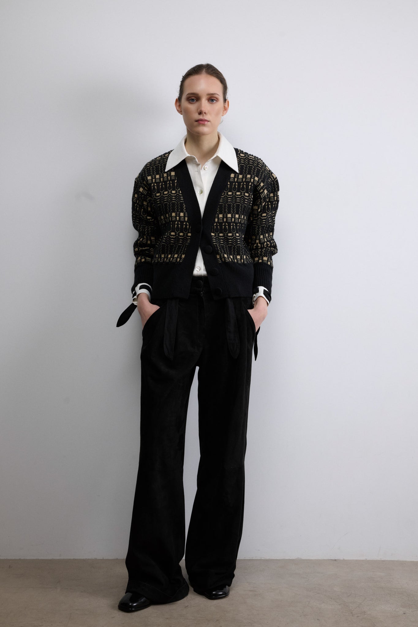 CHAQUETA ZAGA	NEGRA Y BEIGE