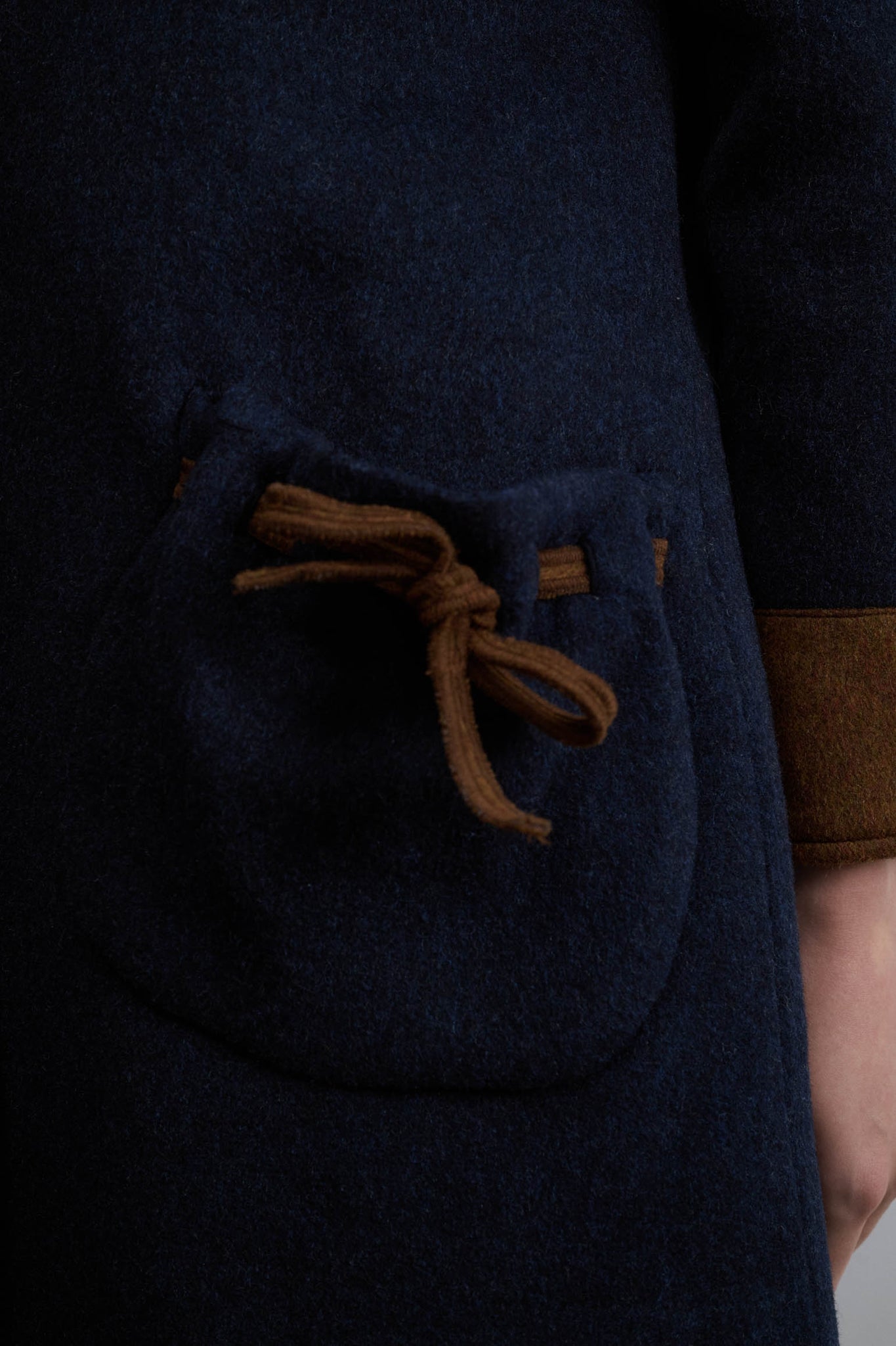 ABRIGO MOSCÚ AZUL MARINO