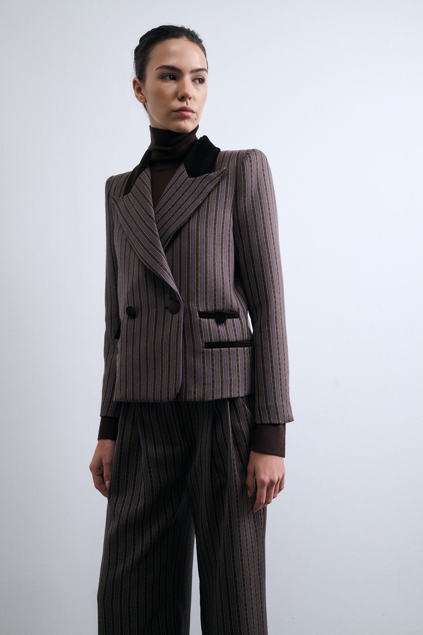 CHAQUETA ALUD MALVA RAYAS PESPUNTE MARRONES