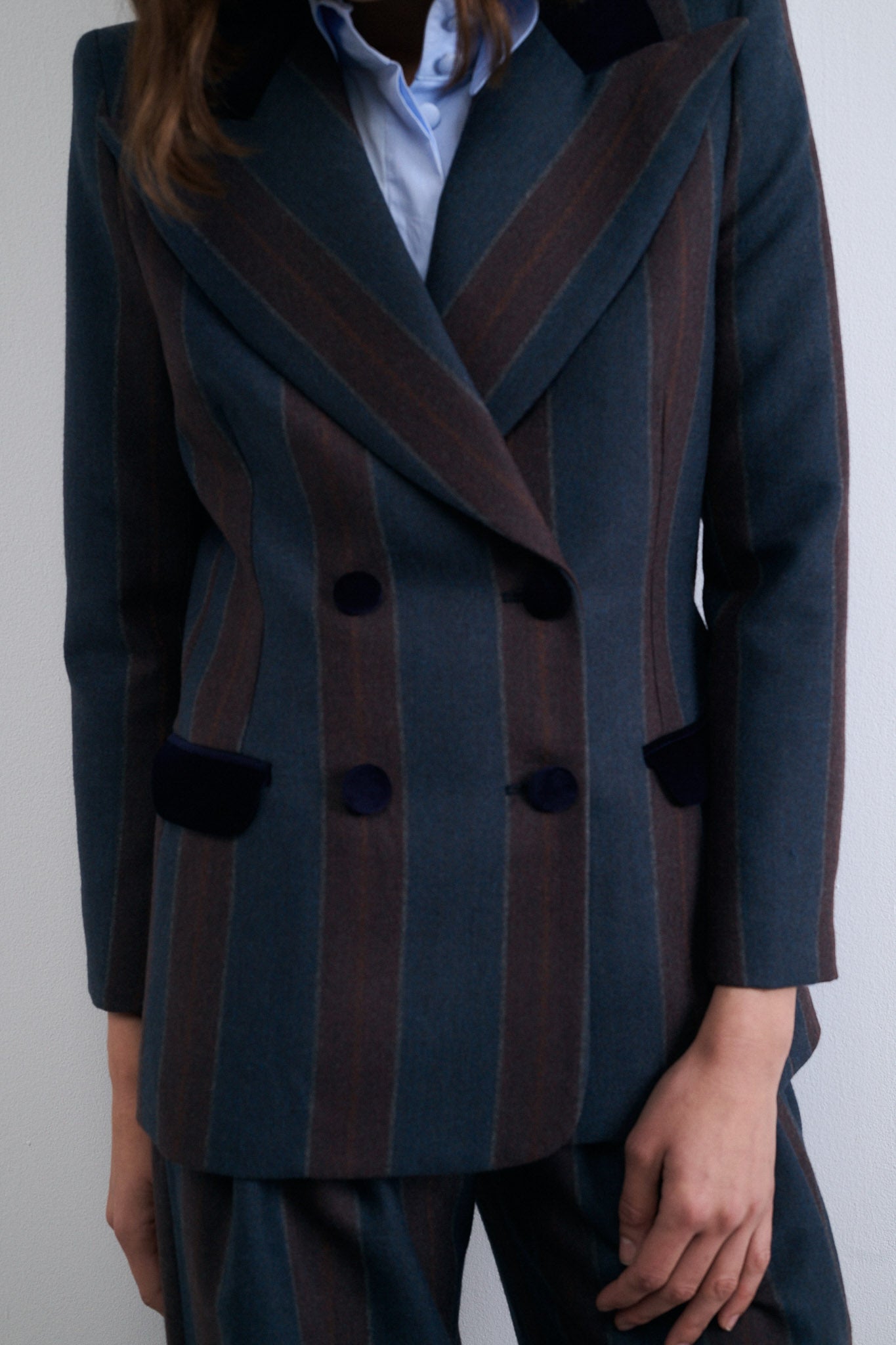 BLAZER NODO RAYA ANCHA AZUL Y GRANATE