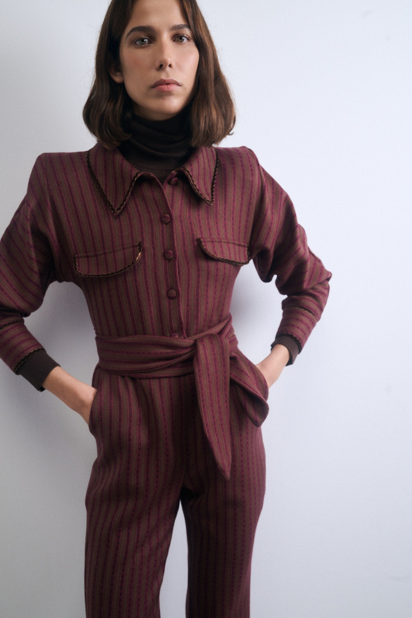 BROWN STRIPED MONKEY ROUTE MAROON STITCHING