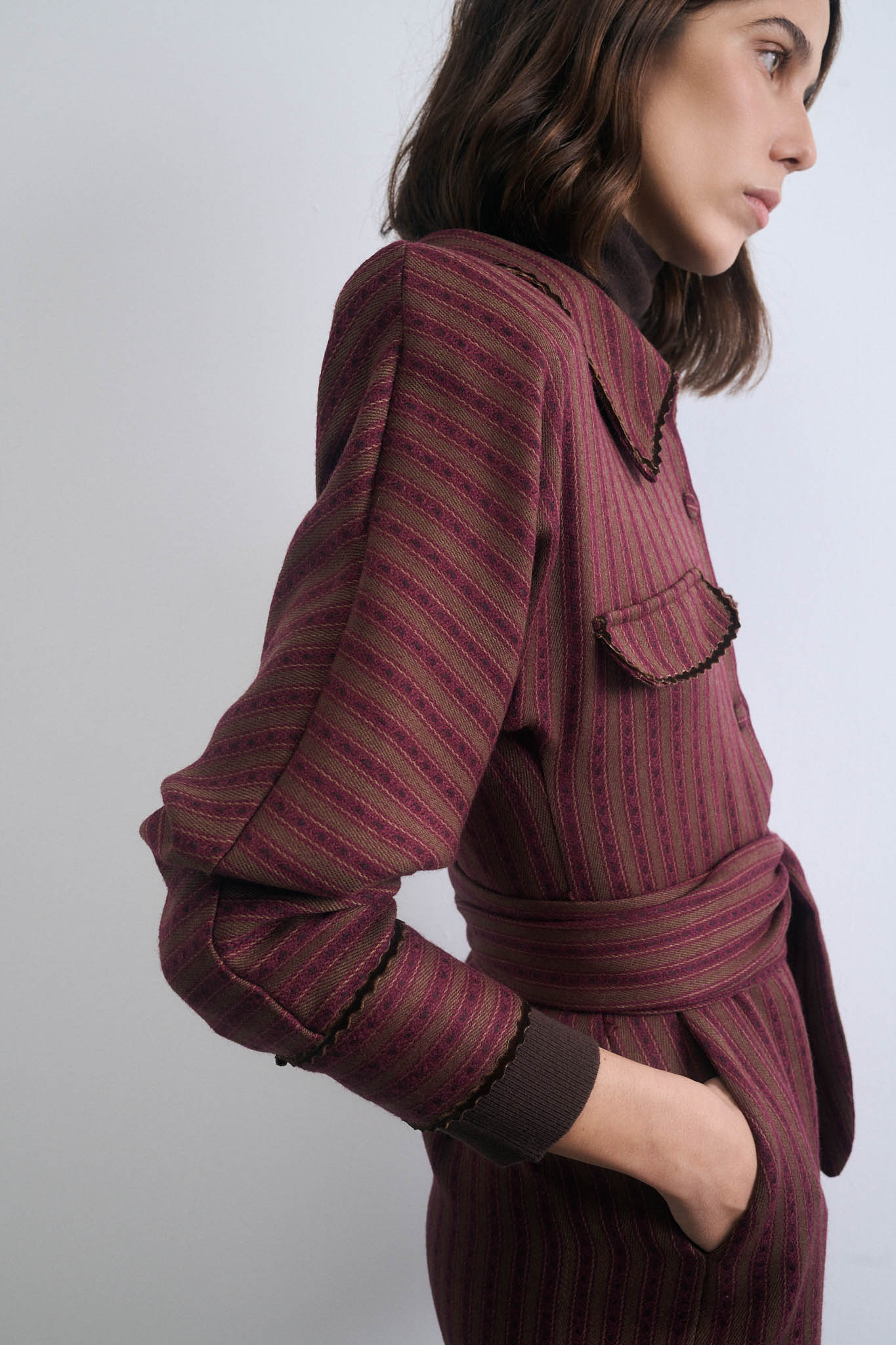 BROWN STRIPED MONKEY ROUTE MAROON STITCHING