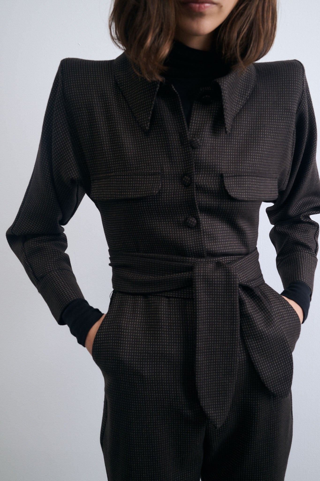 BLACK ROUTE MONO WITH DOTS