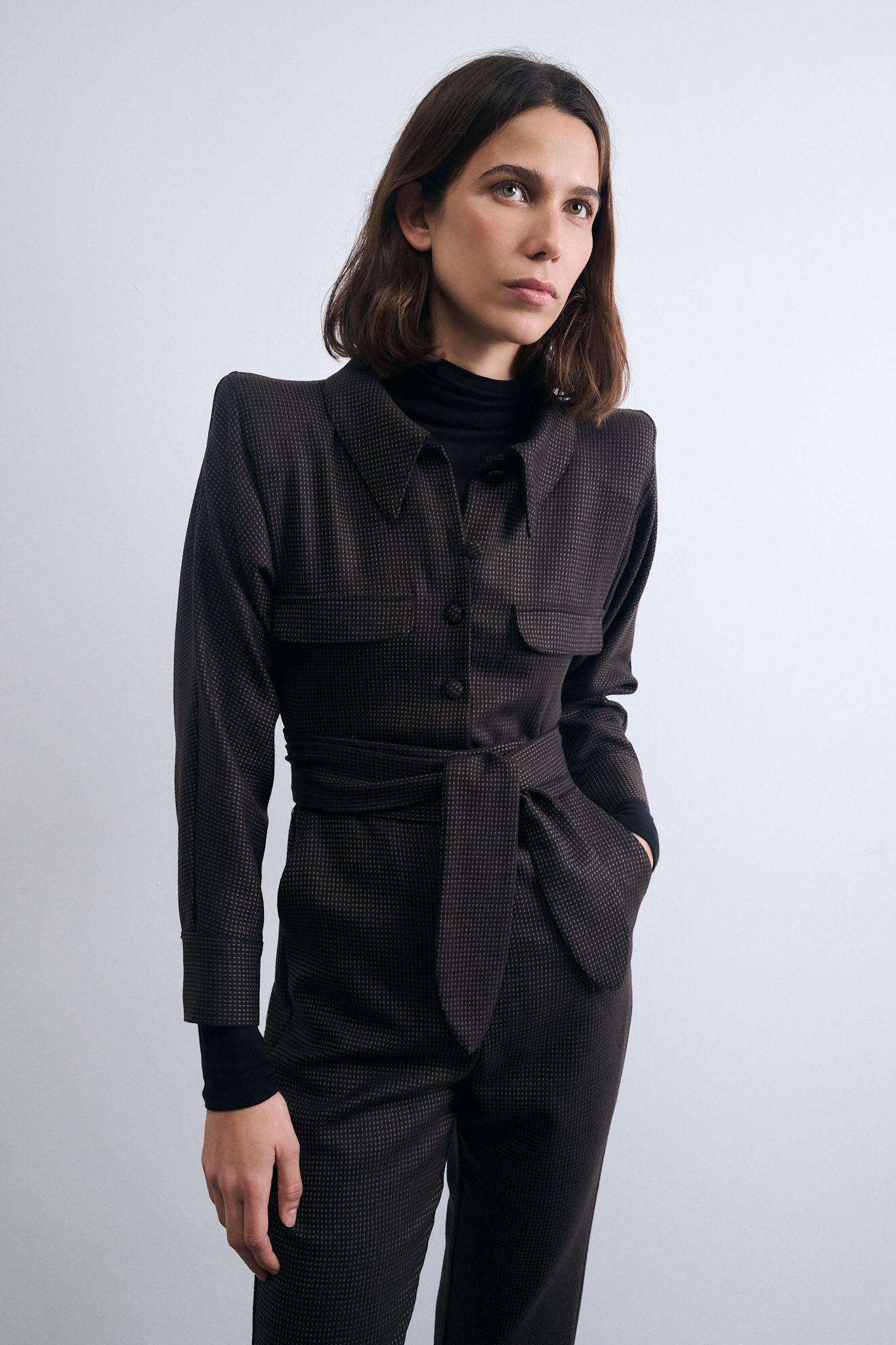 BLACK ROUTE MONO WITH DOTS