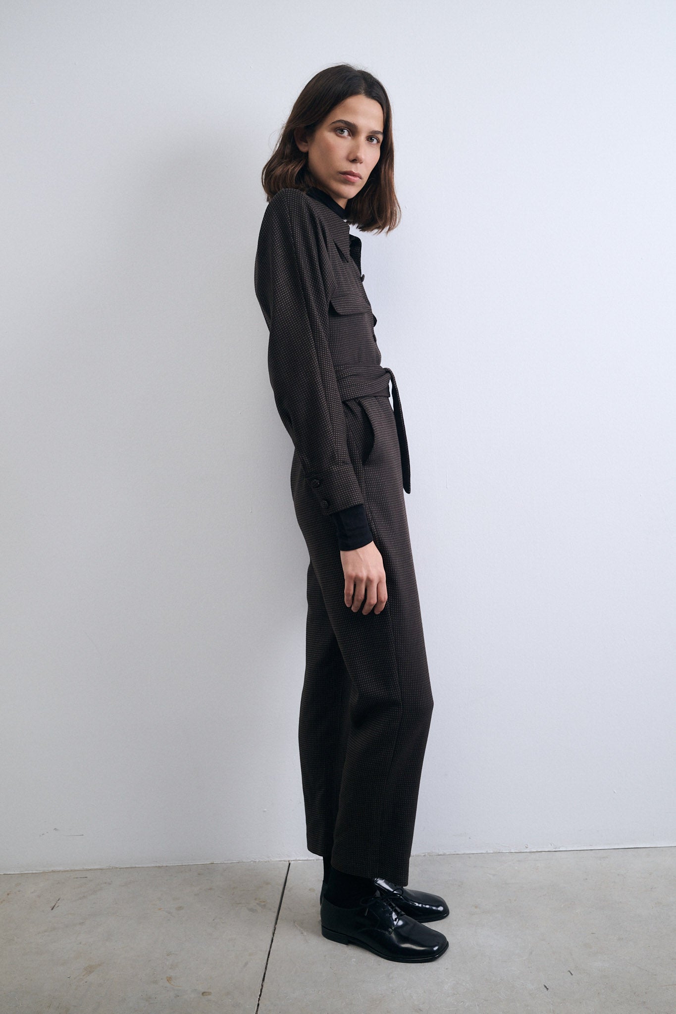 BLACK ROUTE MONO WITH DOTS