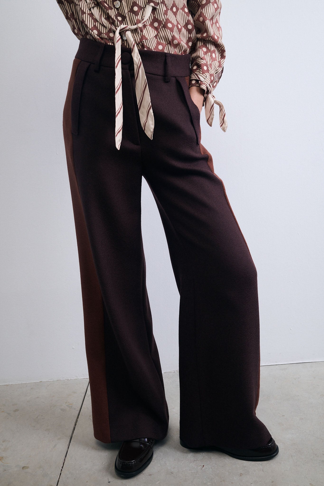 PANTALÓN TRAMA MORA