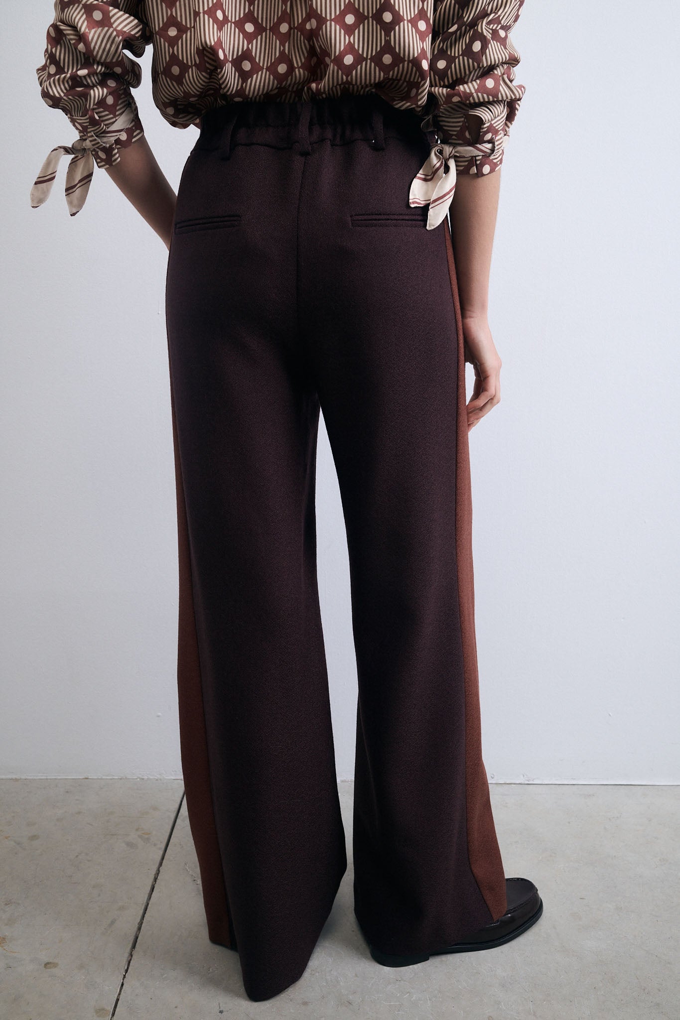 PANTALÓN TRAMA MORA