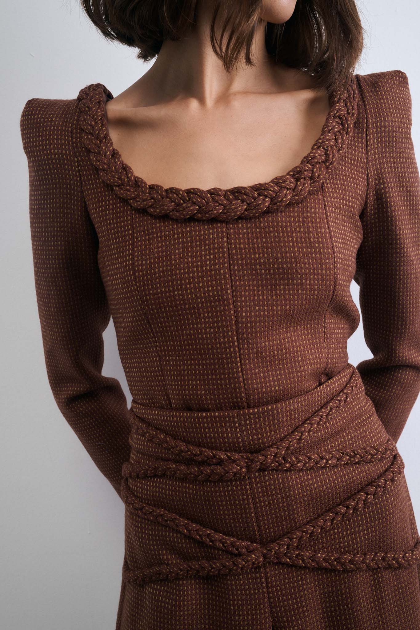 TOP CAUCE MARRÓN CON PUNTOS