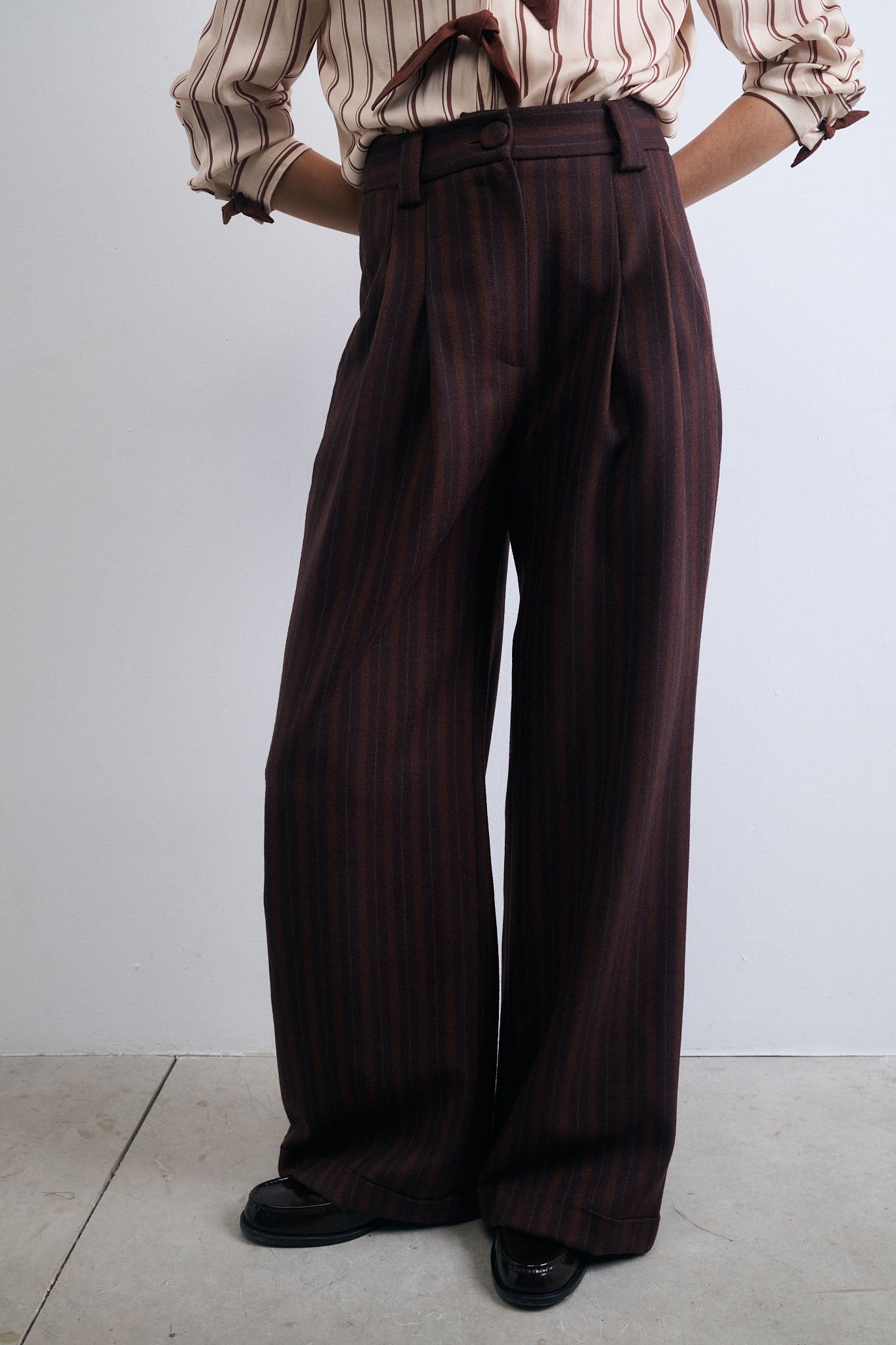 PANTALÓN PUENTE GRANATE RAYAS CALDERO Y AMARILLAS