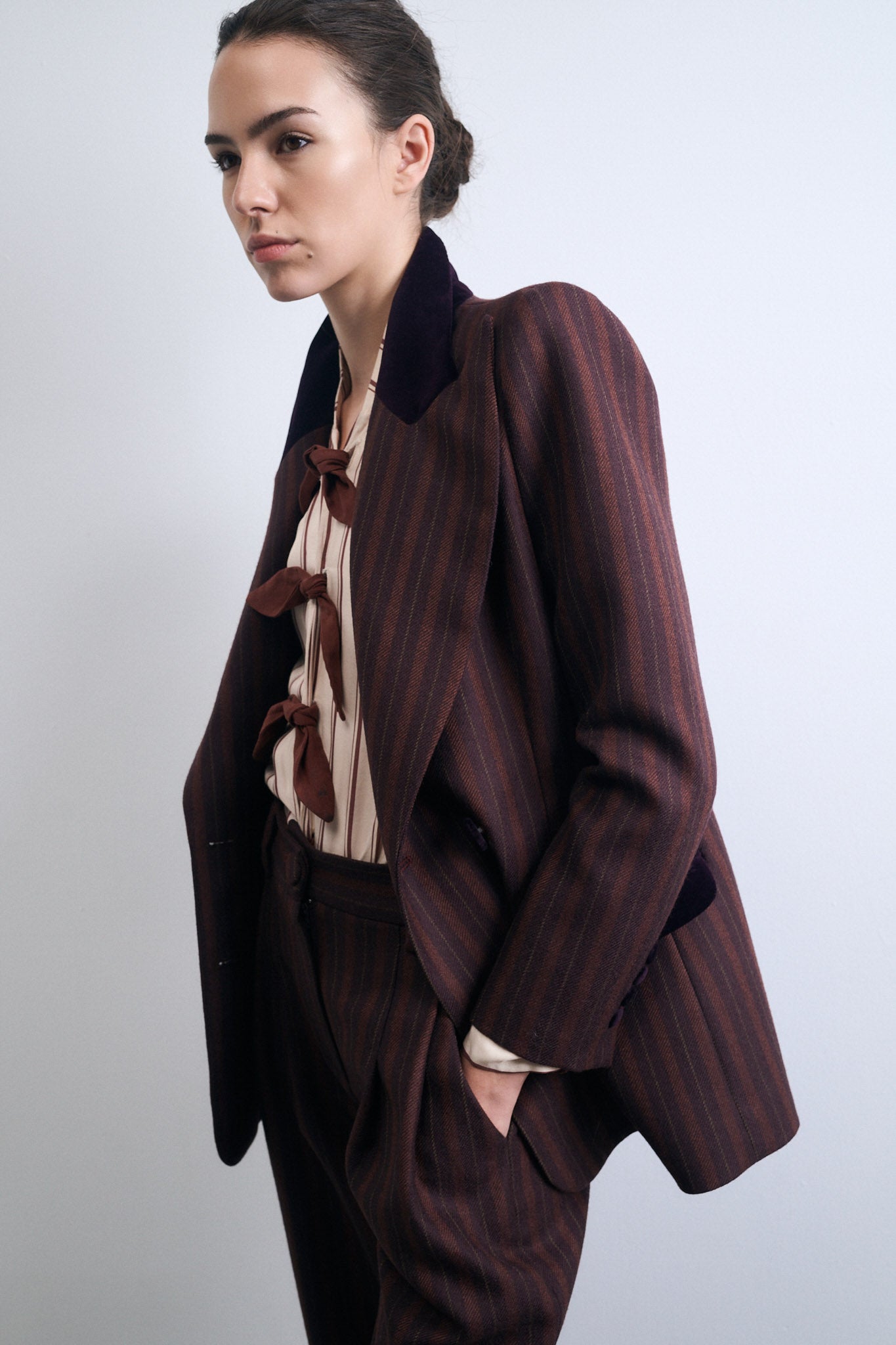 BLAZER NODO GRANATE RAYAS CALDERO Y AMARILLAS