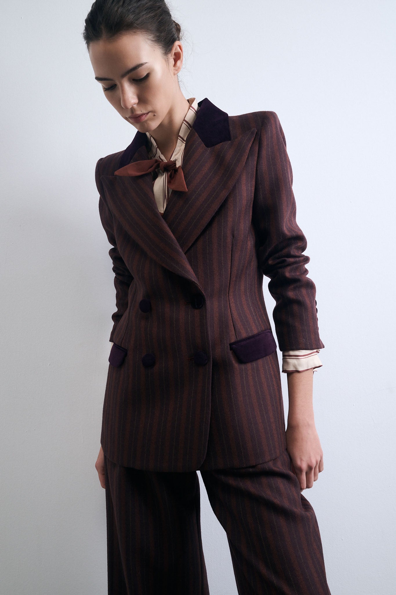 BLAZER NODO GRANATE RAYAS CALDERO Y AMARILLAS