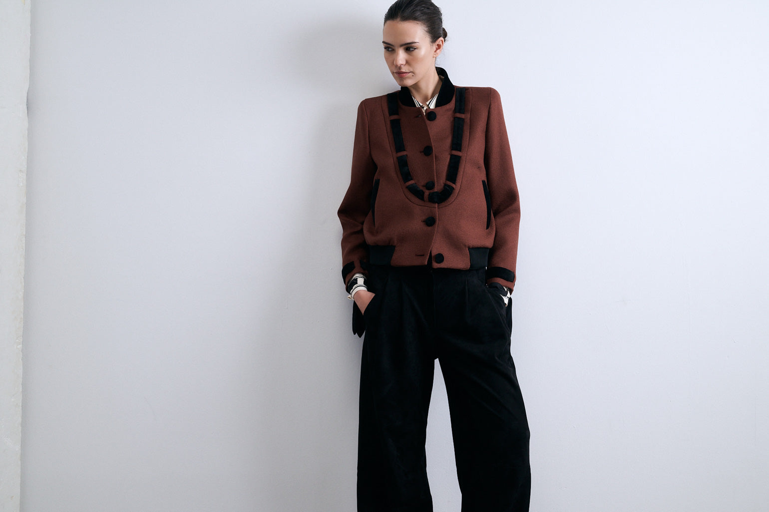 BOMBER SELLO ARCILLA