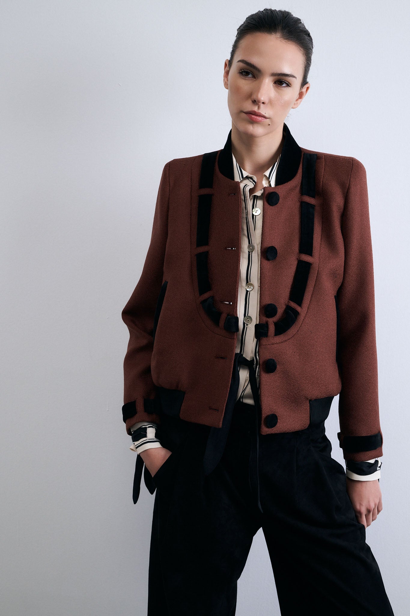 BOMBER SELLO ARCILLA