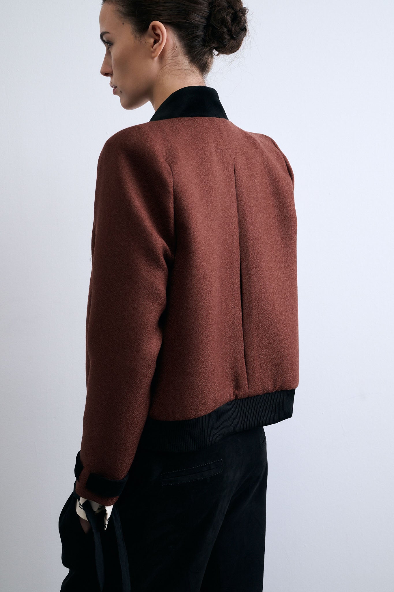 BOMBER SELLO ARCILLA