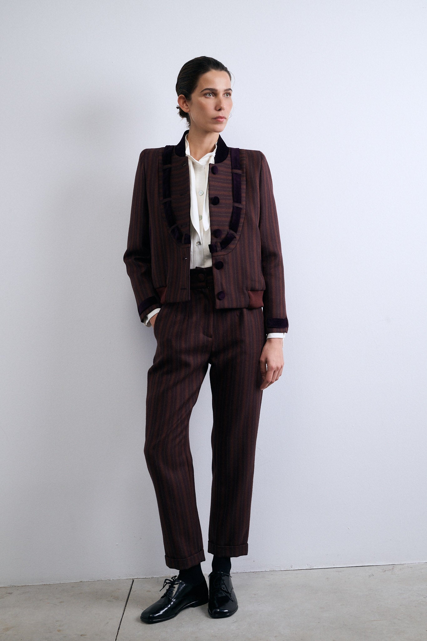 BOMBER SELLO GRANATE RAYAS CALDERO Y AMARILLAS