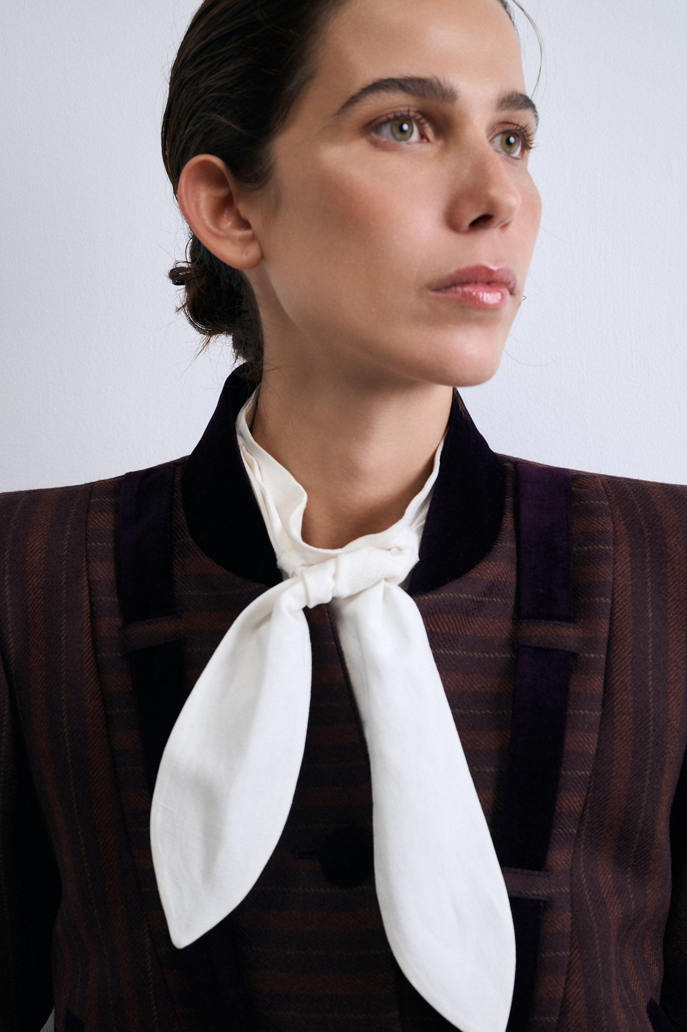 BOMBER SELLO GRANATE RAYAS CALDERO Y AMARILLAS