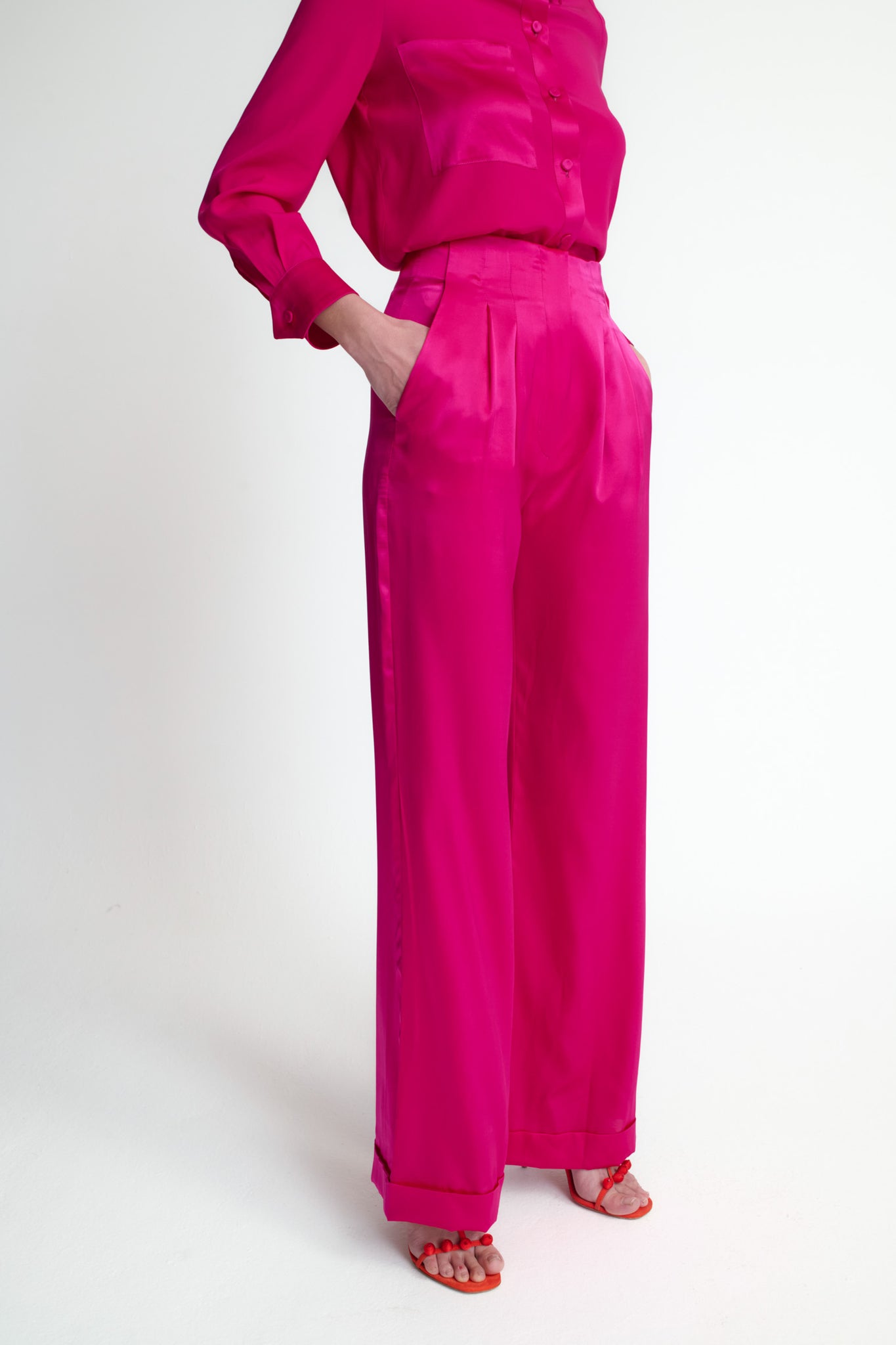 PANTALÓN SATÉN DE SEDA FUCSIA