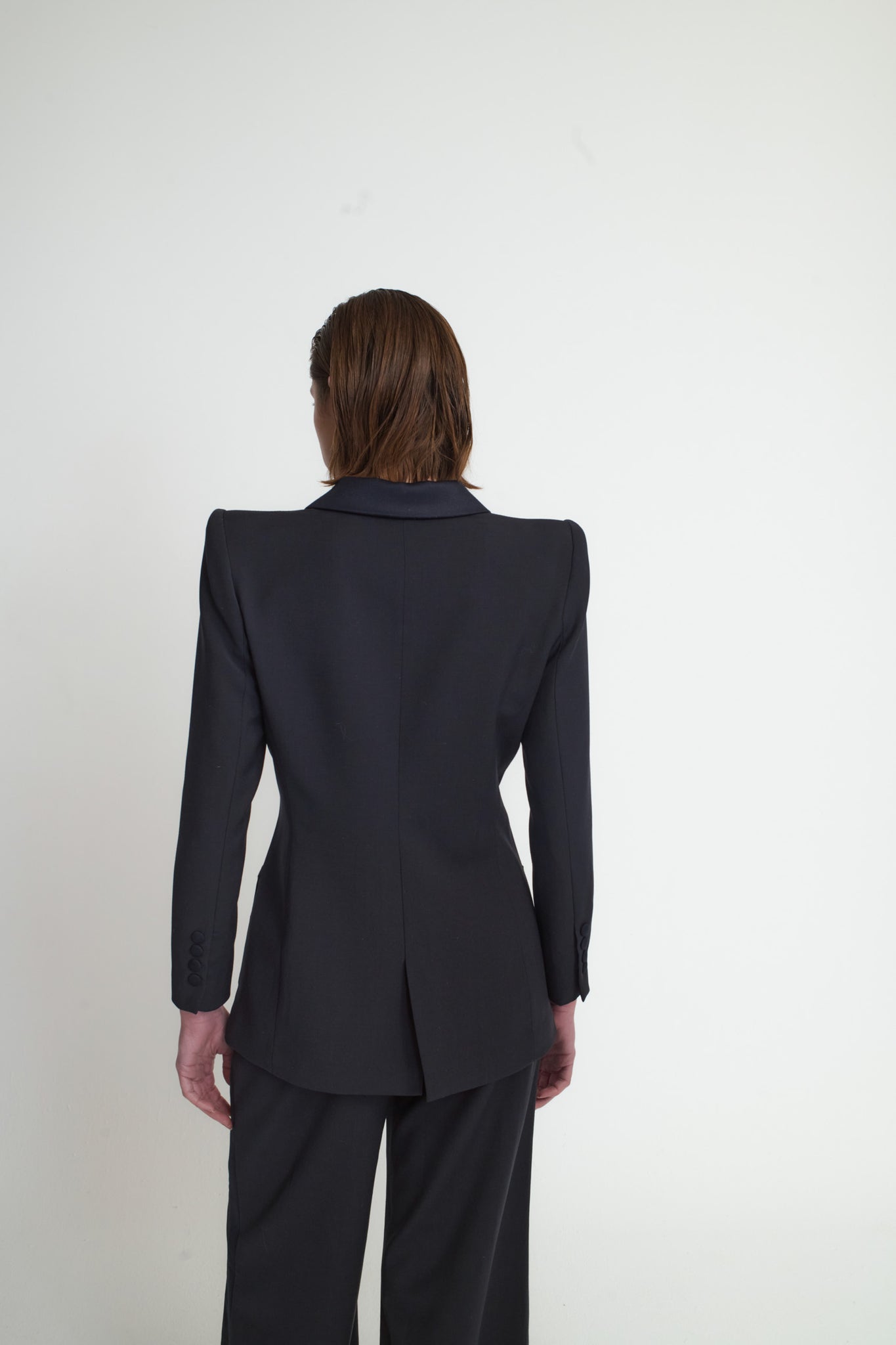 NAVY CREPE BLAZER