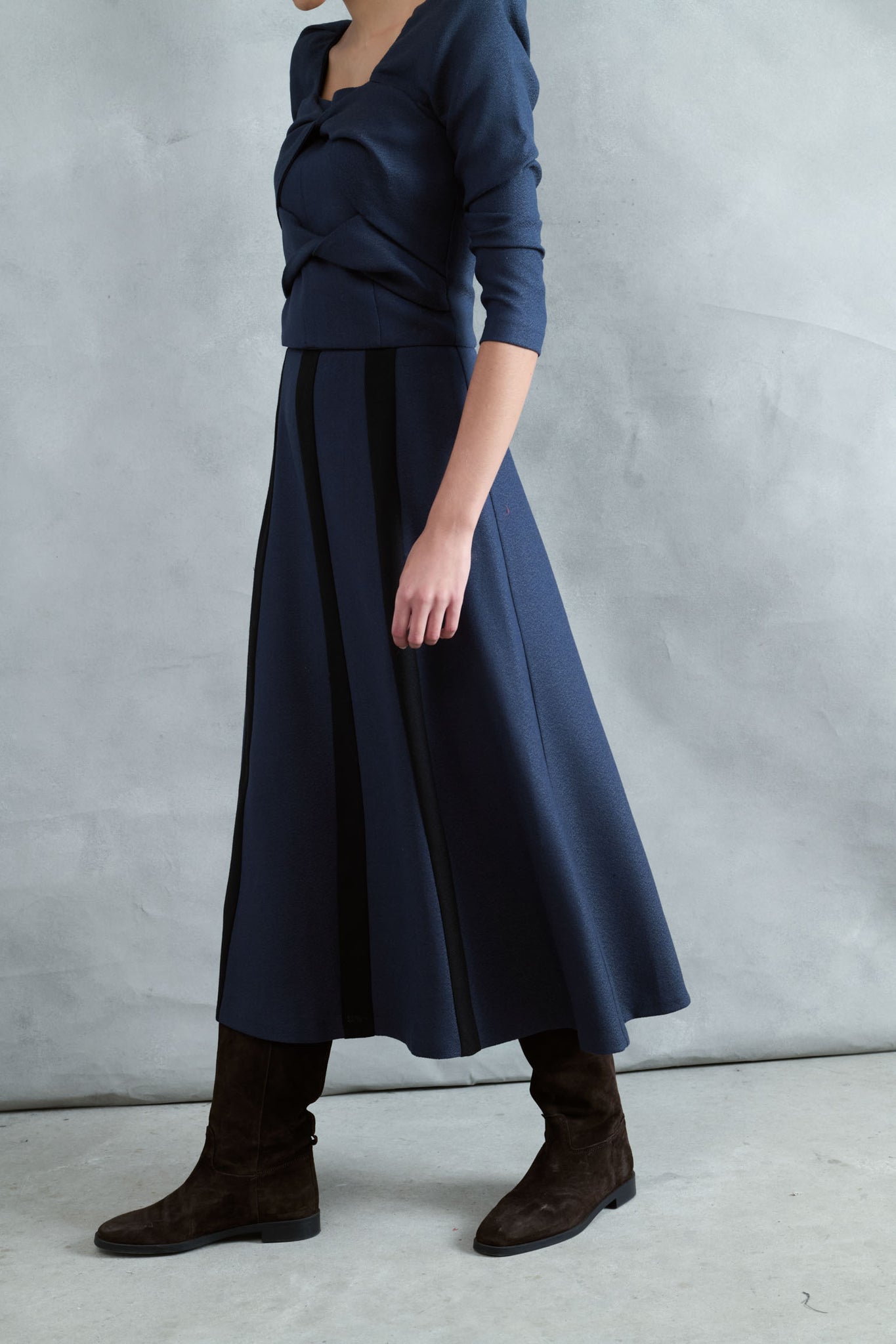 FALDA SENDA PETRÓLEO