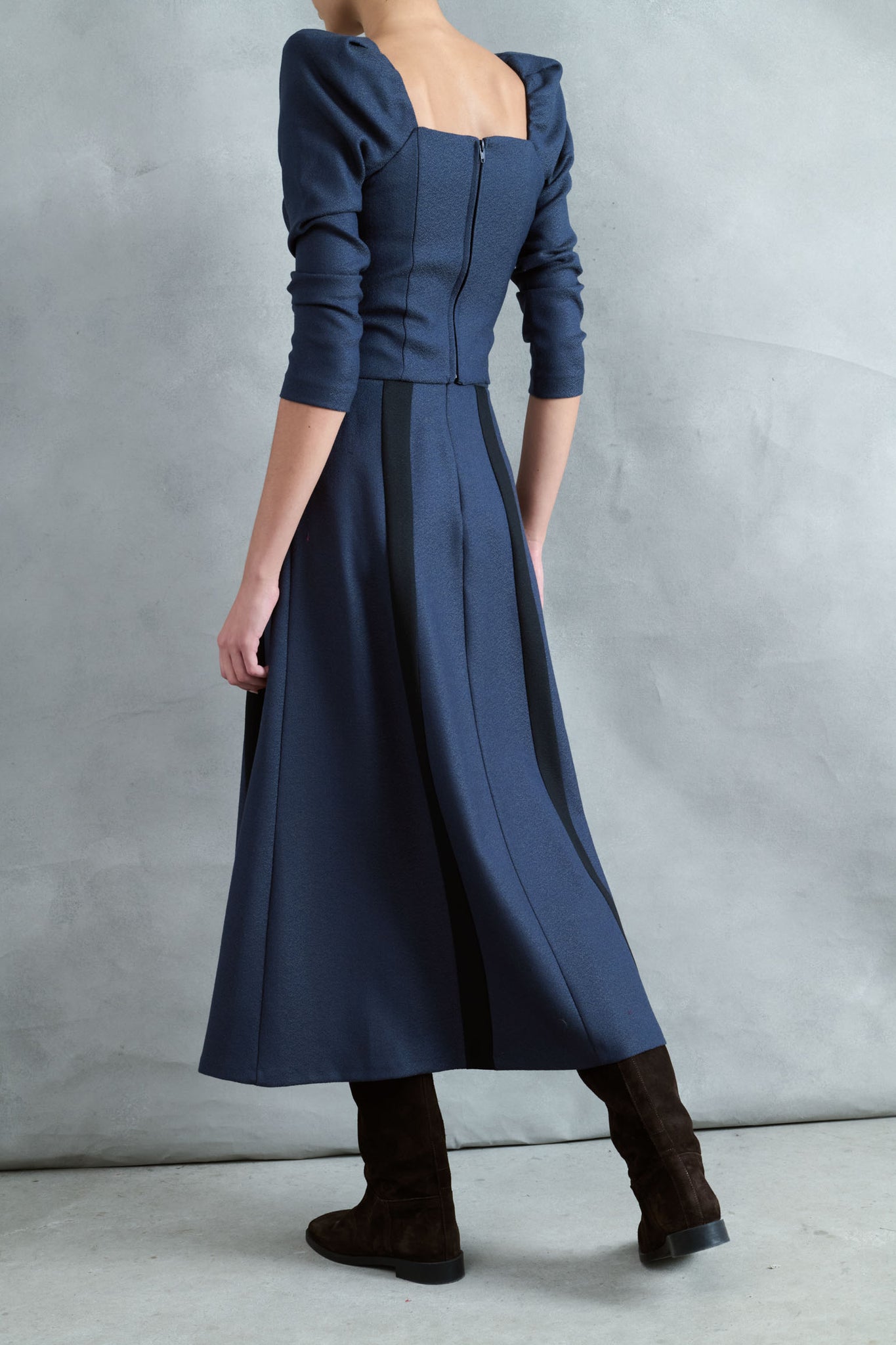 FALDA SENDA PETRÓLEO