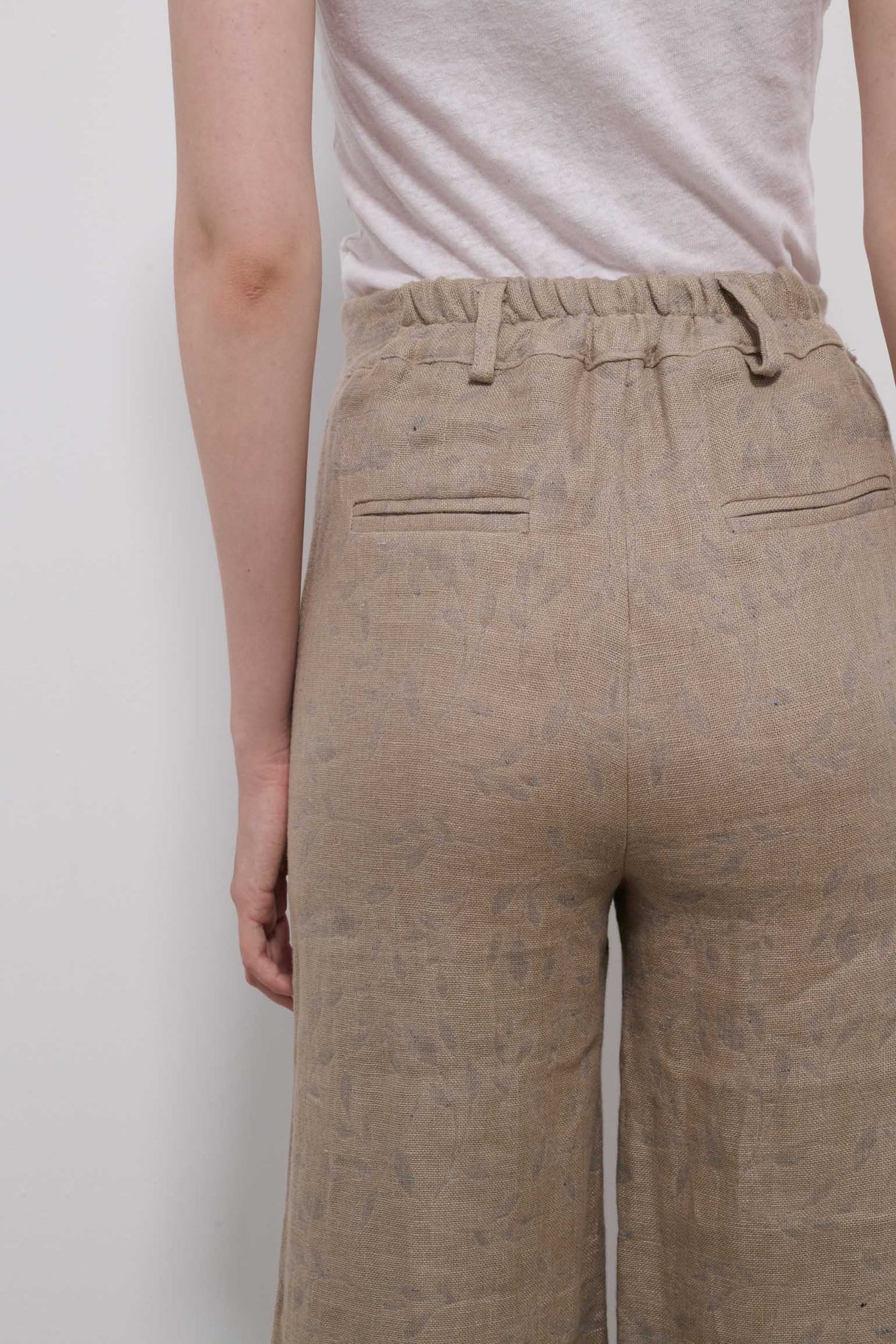 PANTALÓN VIENTO PÁJAROS GRISES