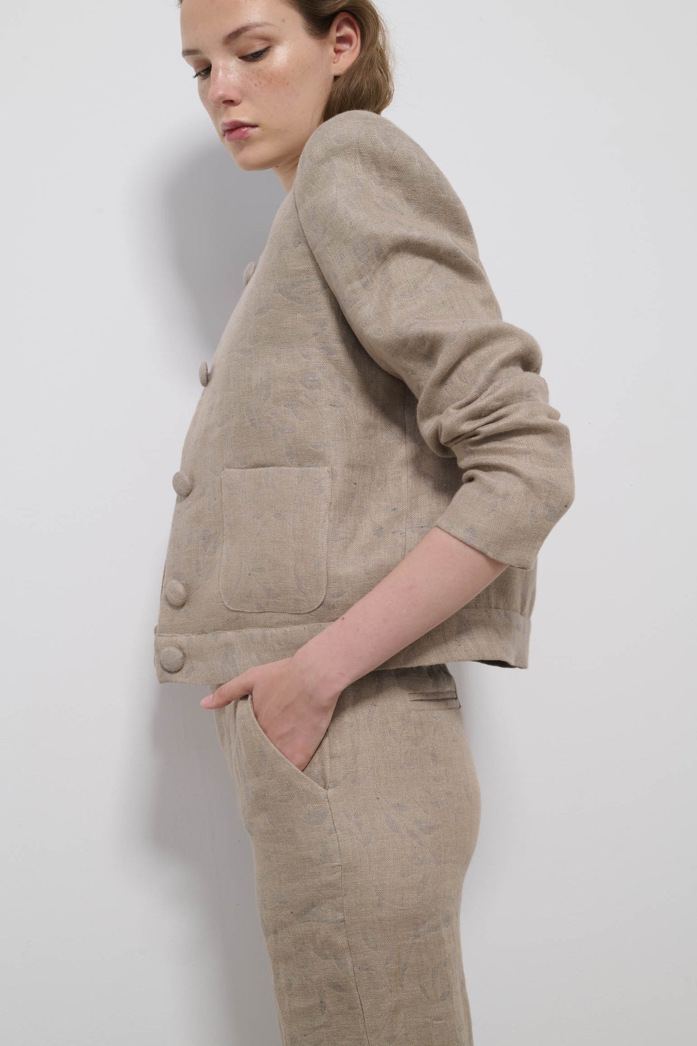 BOMBER PLUMA PÁJAROS GRISES