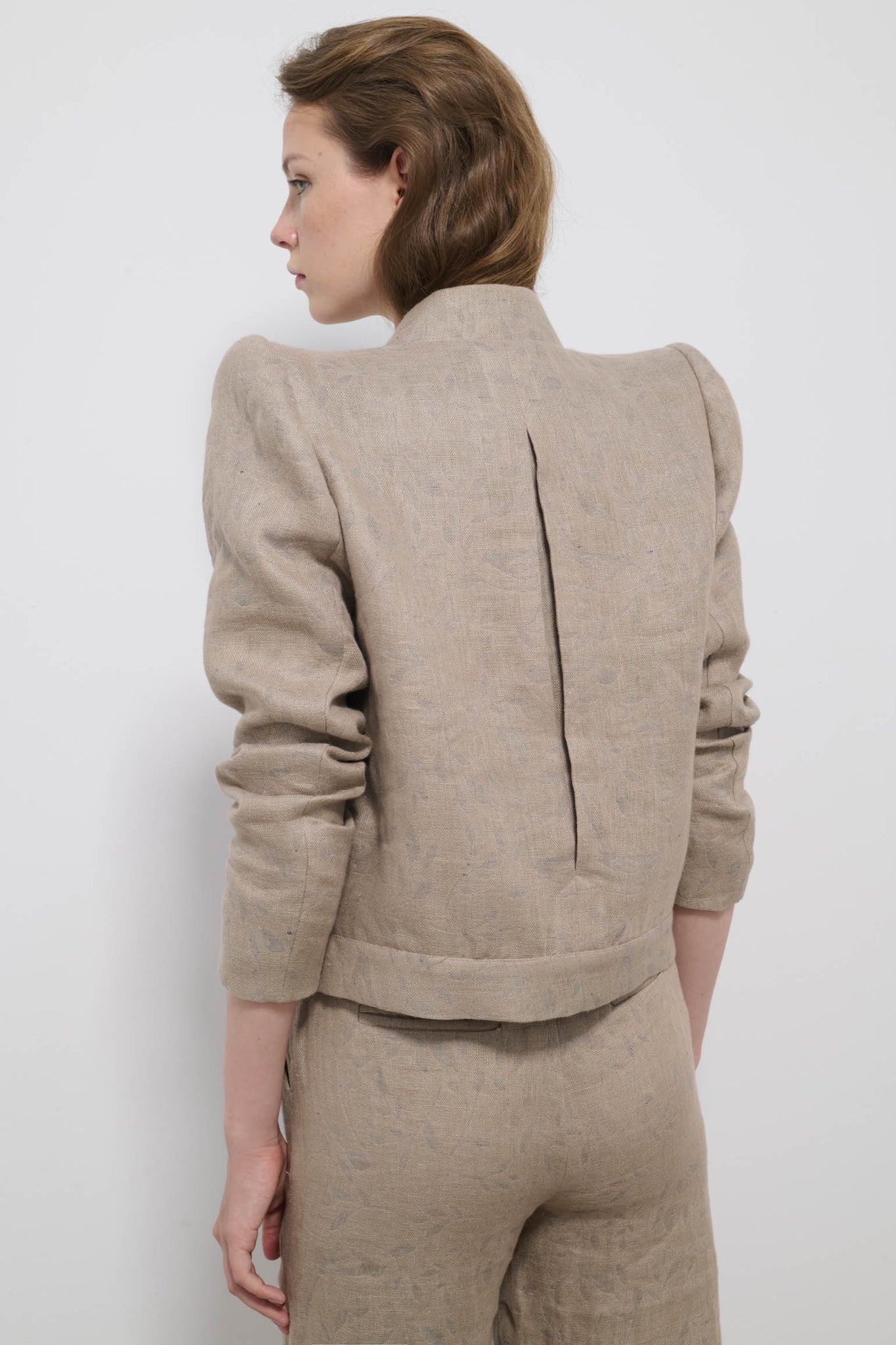 BOMBER PLUMA PÁJAROS GRISES