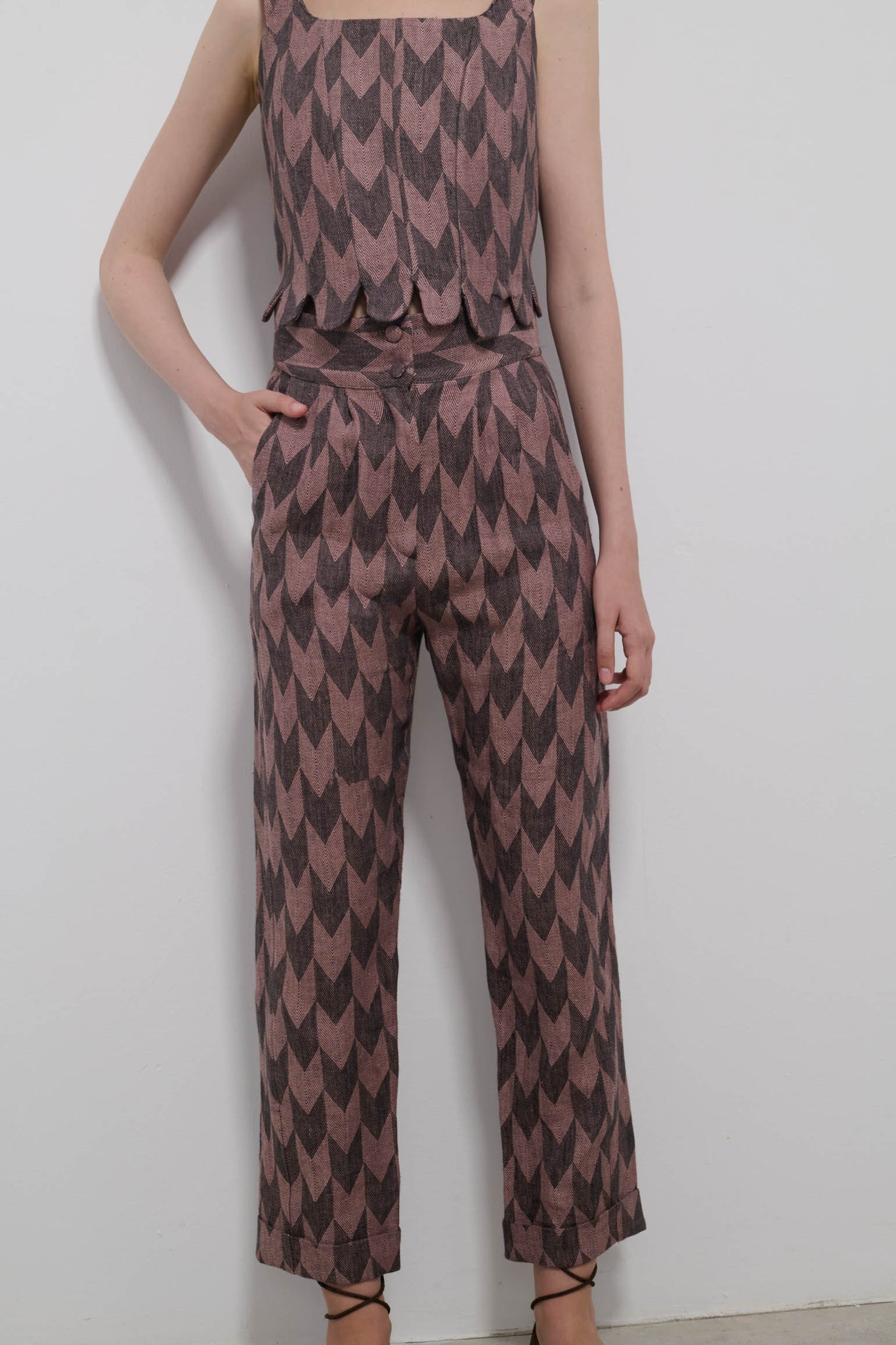 PANTALÓN RAYO FLECHAS ROSAS