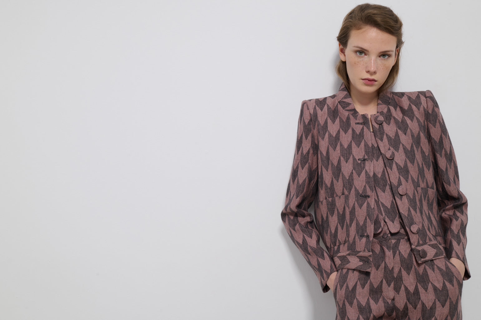 BOMBER PLUMA FLECHAS