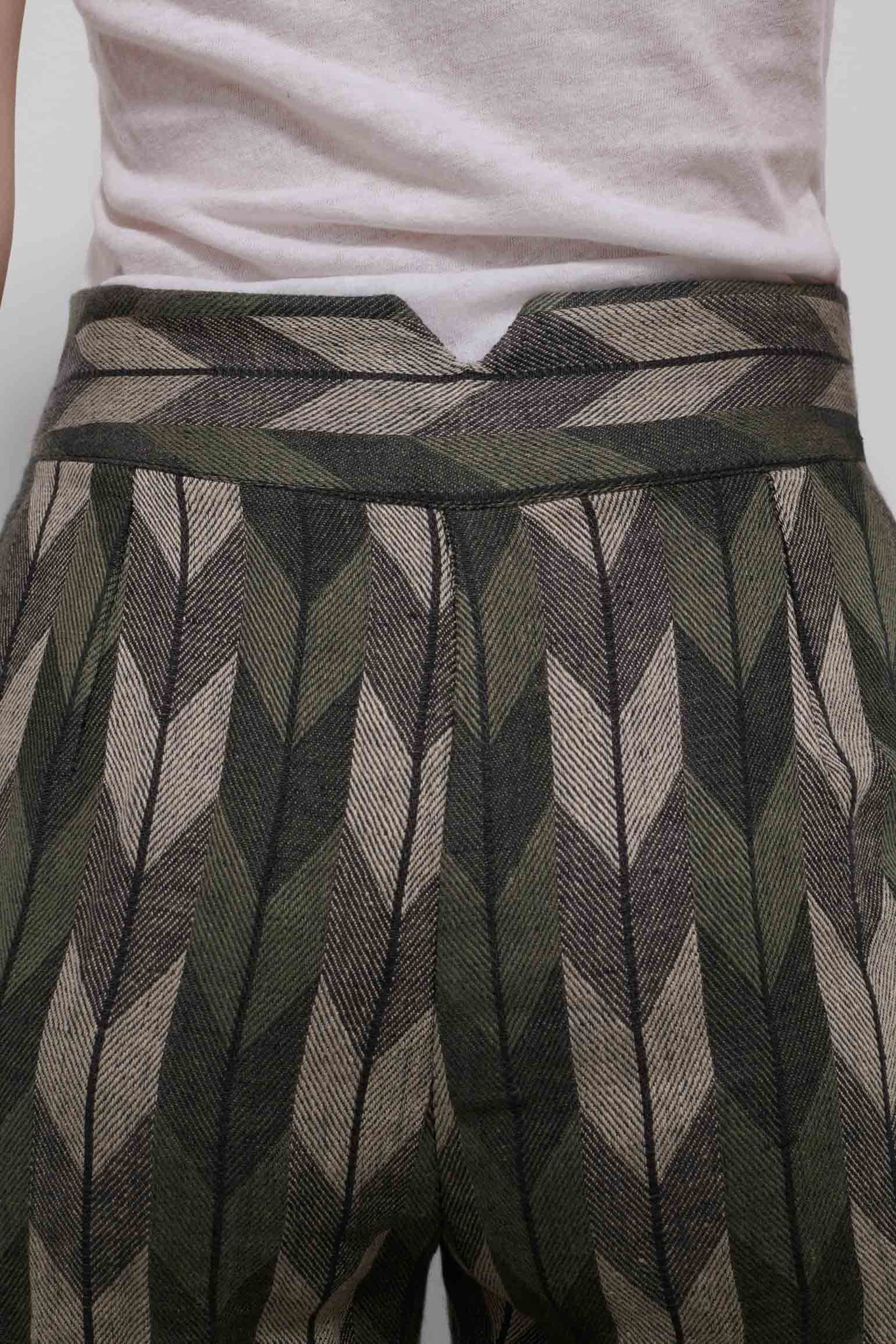 PANTALÓN RAYO FLECHAS VERDES