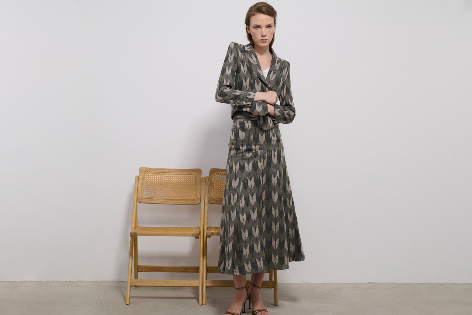 CHAQUETA TORERA RASTRO FLECHAS VERDES