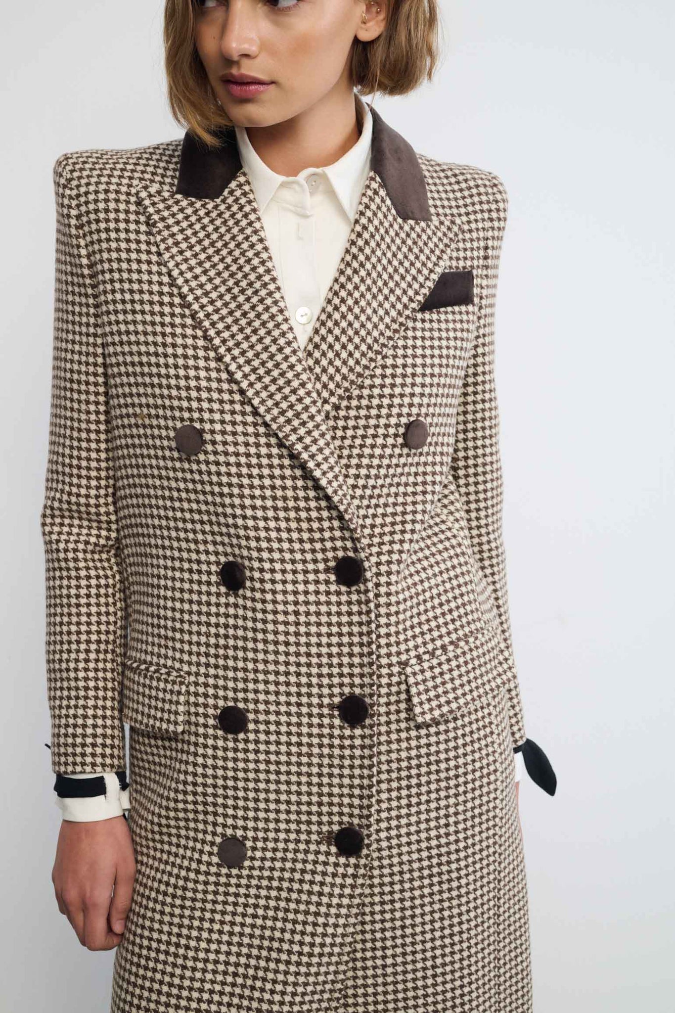 ABRIGO TEJÓN PATA DE GALLO MARRÓN