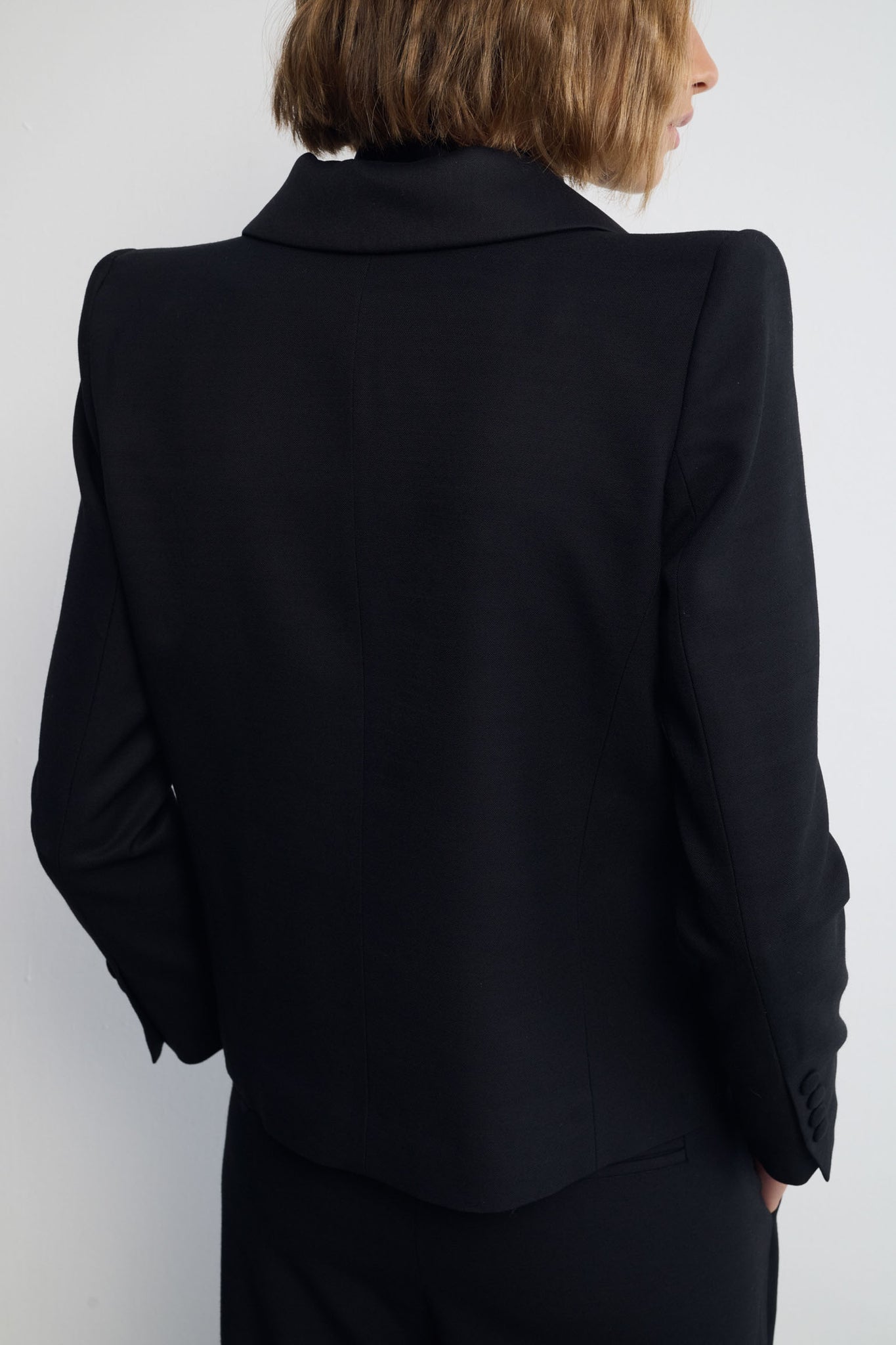 CHAQUETA MENERBES CREPE NEGRO