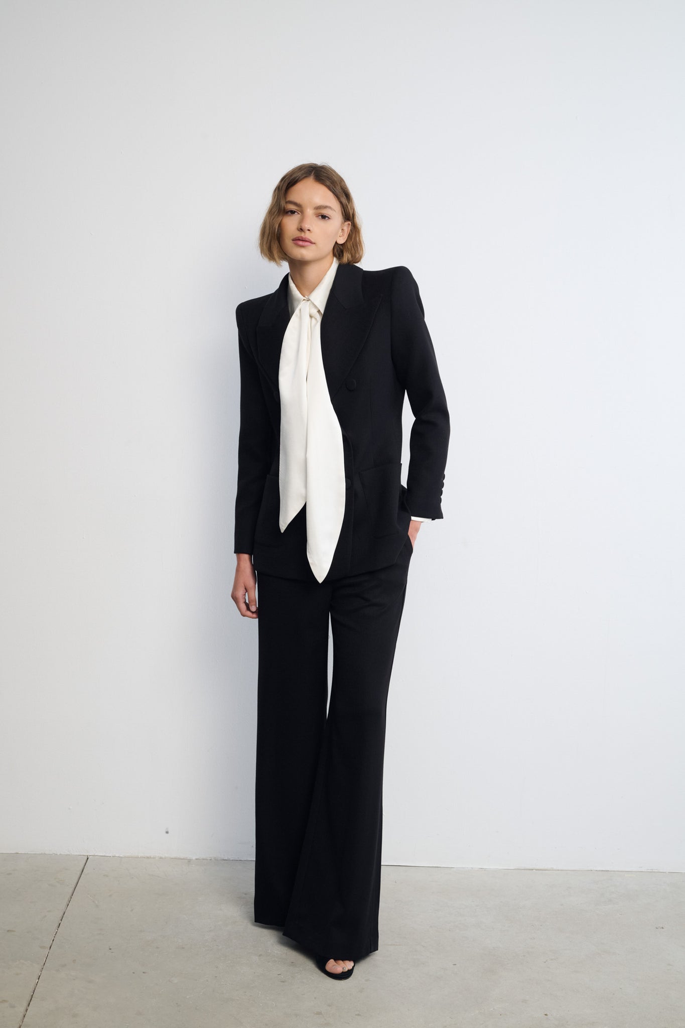 BLACK RUSTIC BLAZER CONTRAST CREPE
