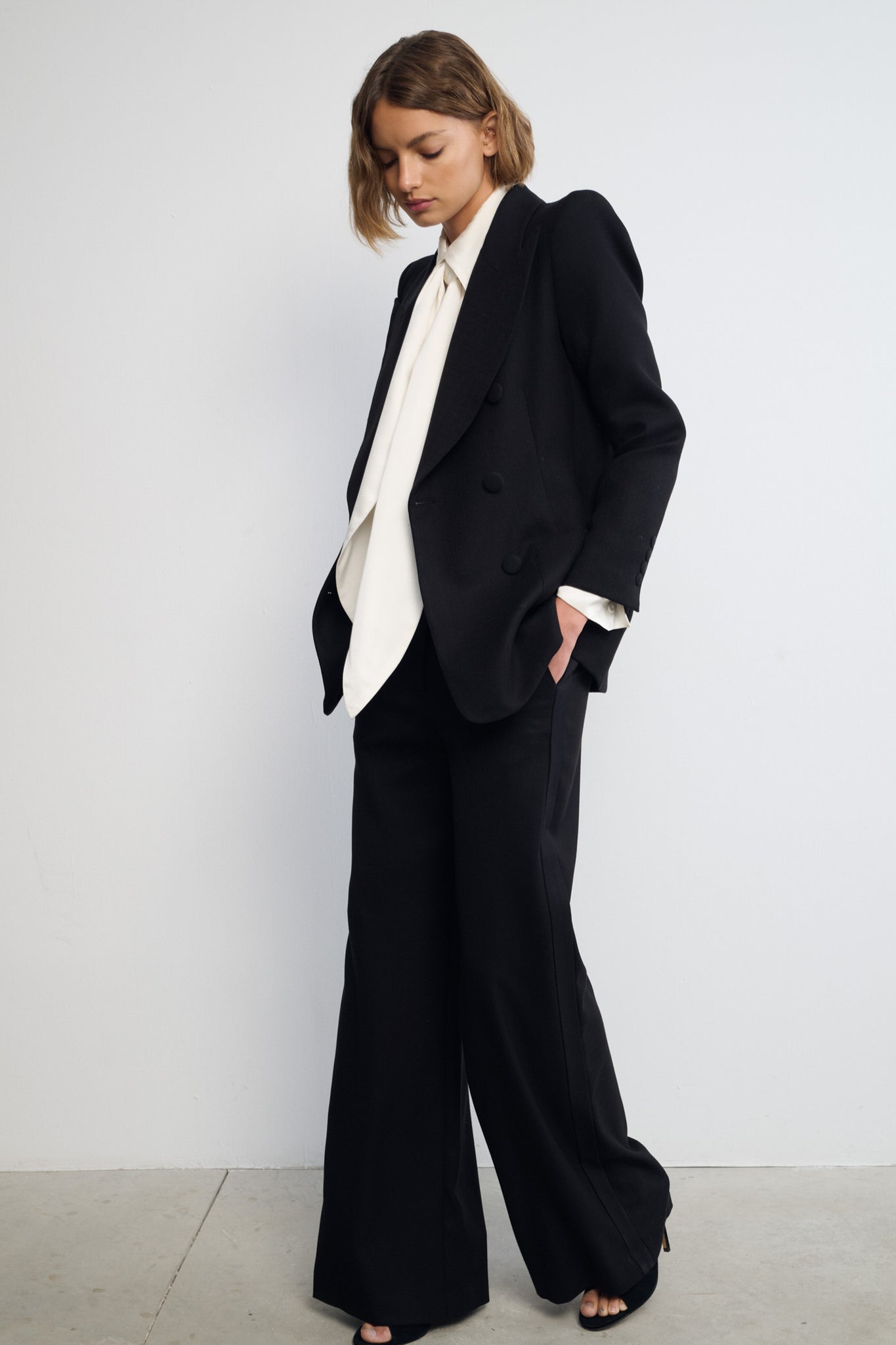 BLACK RUSTIC BLAZER CONTRAST CREPE